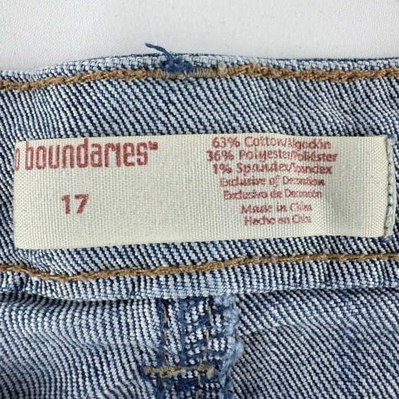 Y2K No Boundaries Denim and Lace Cut Off Jean Shorts - Picture 3 of 6